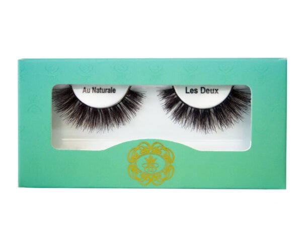 Au Naturale Double Layer Eyelash on white eyelash tray inside blue-green box packaging